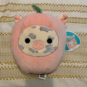 Rosie the pig squishmallow